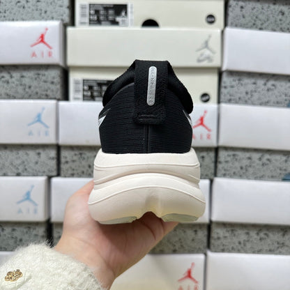 GEL-NIMBUS 28 Black/White