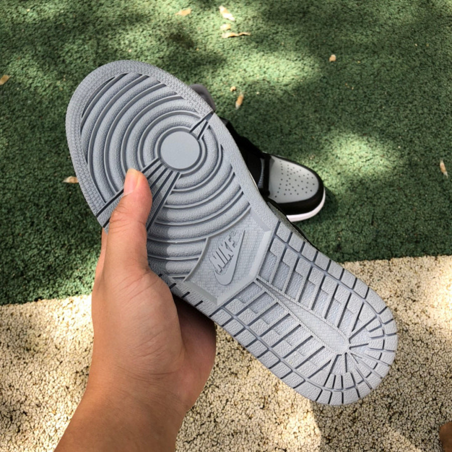 AJ1 MID