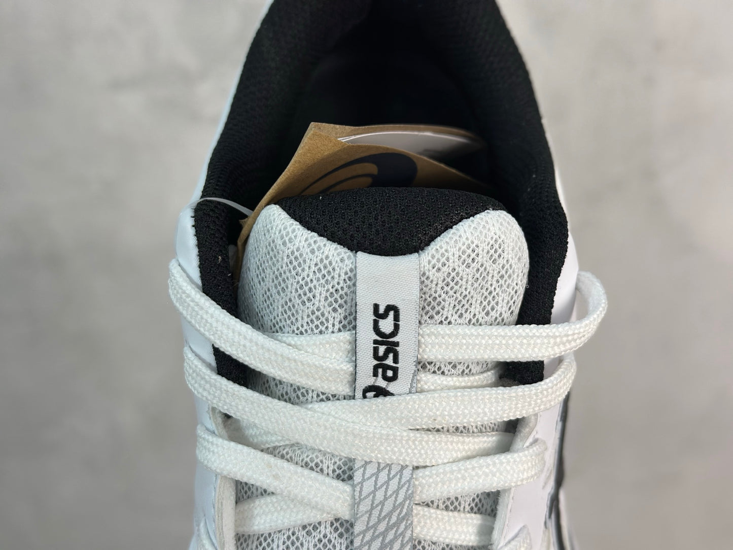 Gel-Tactic 12 White/Black