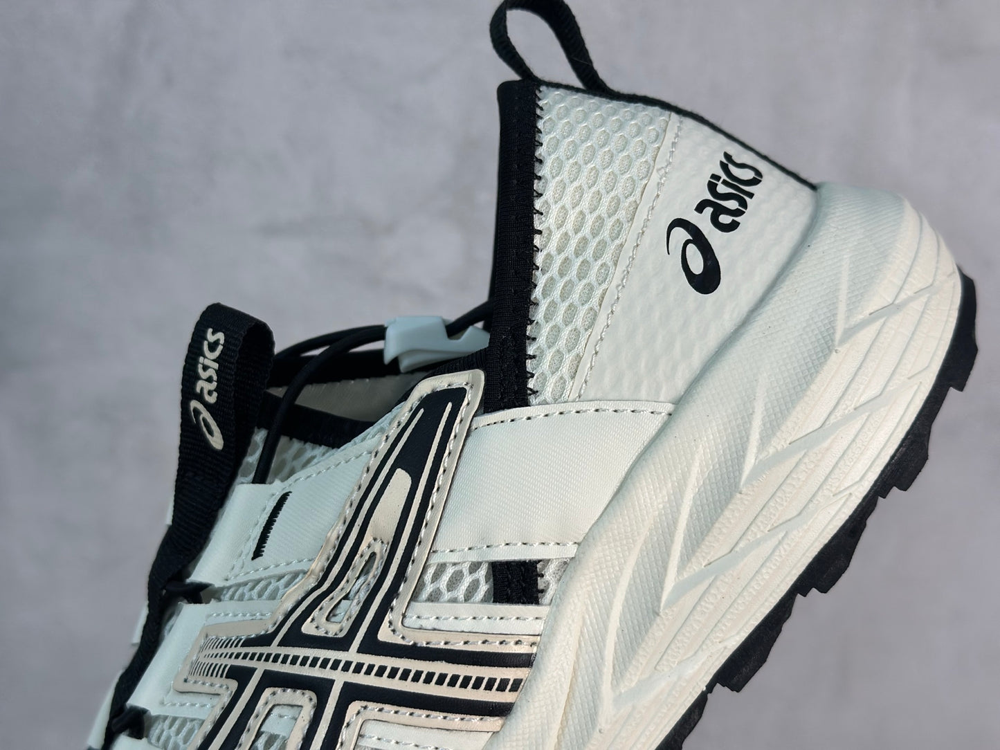 GEL-SONOMA TR White/Black