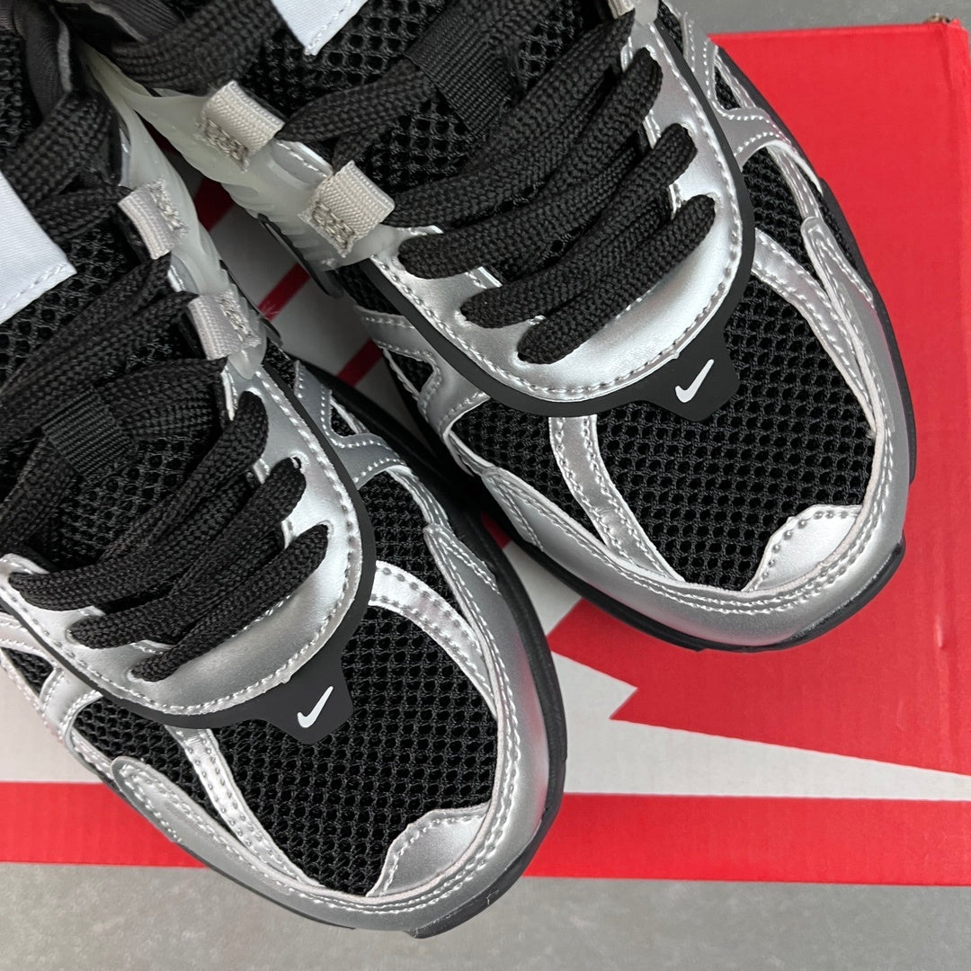 V2K Run Black/Silver