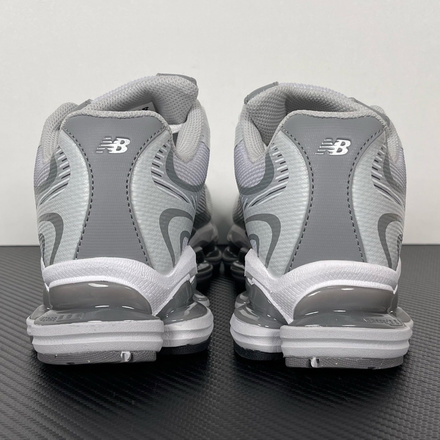 2000 ABZORB White/Silver Metallic/Castlerock