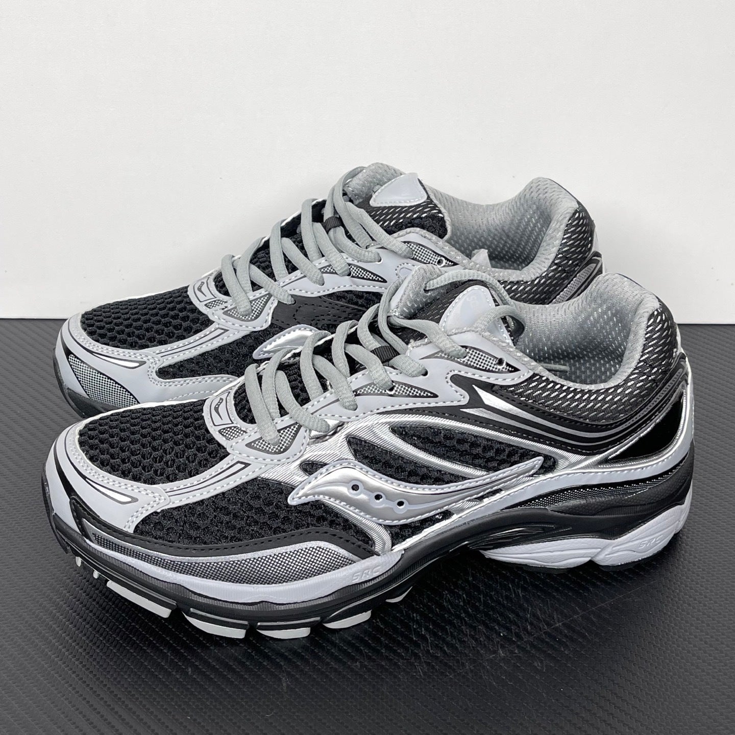 Sau Black and Silver