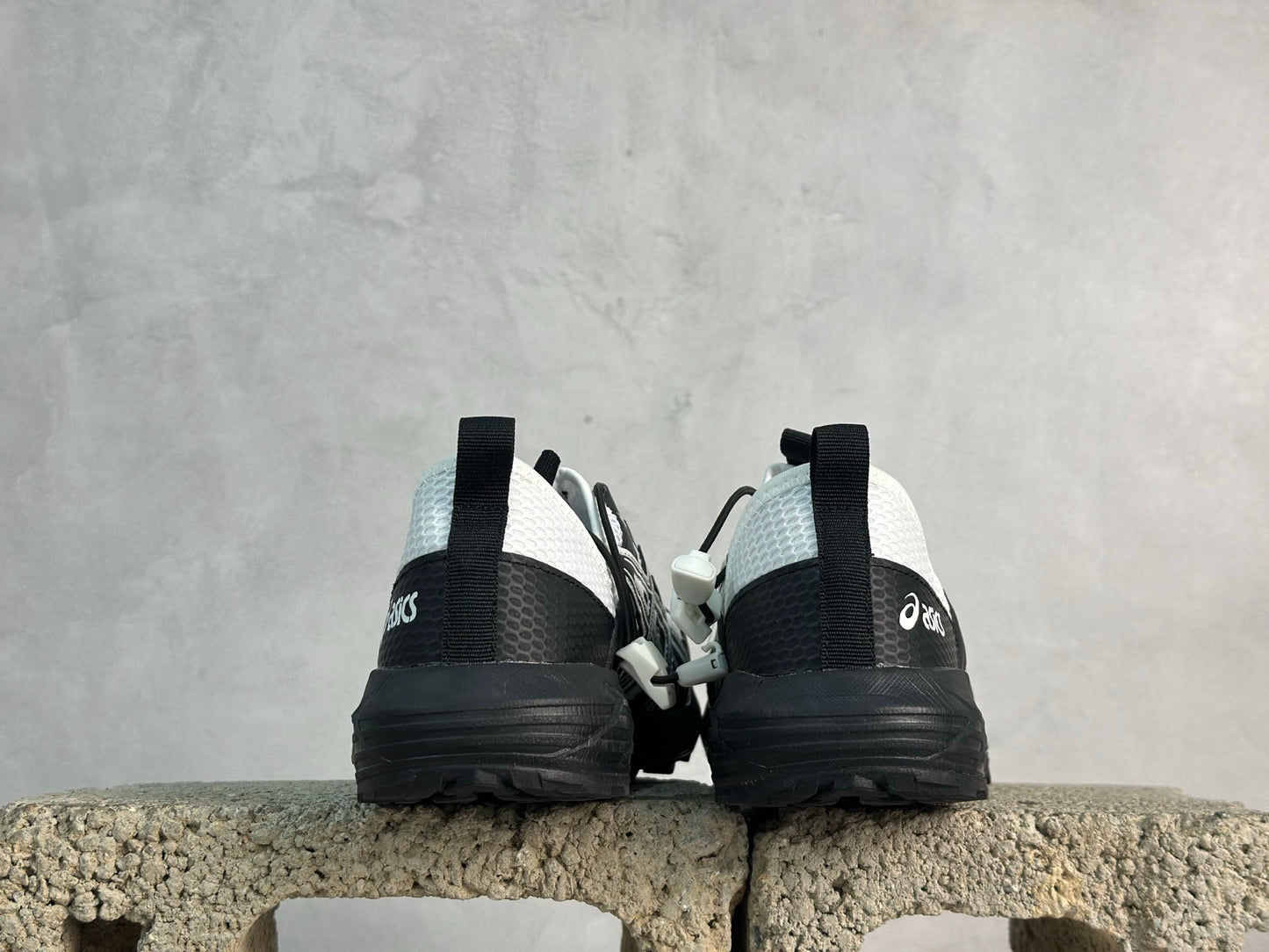 GEL-SONOMA TR Black/White