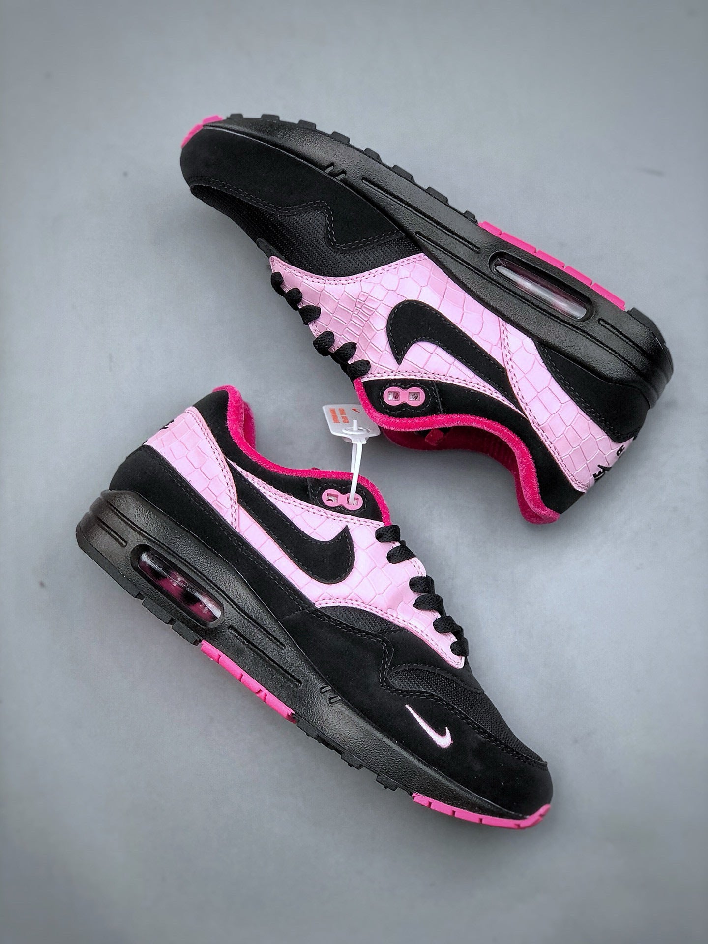 Air Max 1 Valentine's Day Black