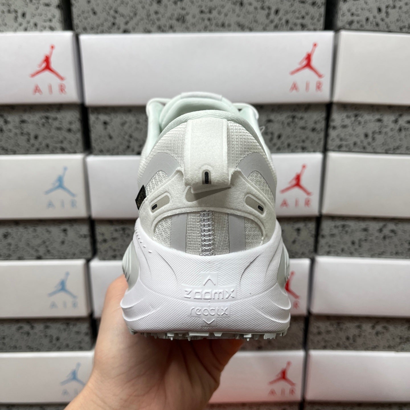 Vomero Plus White
