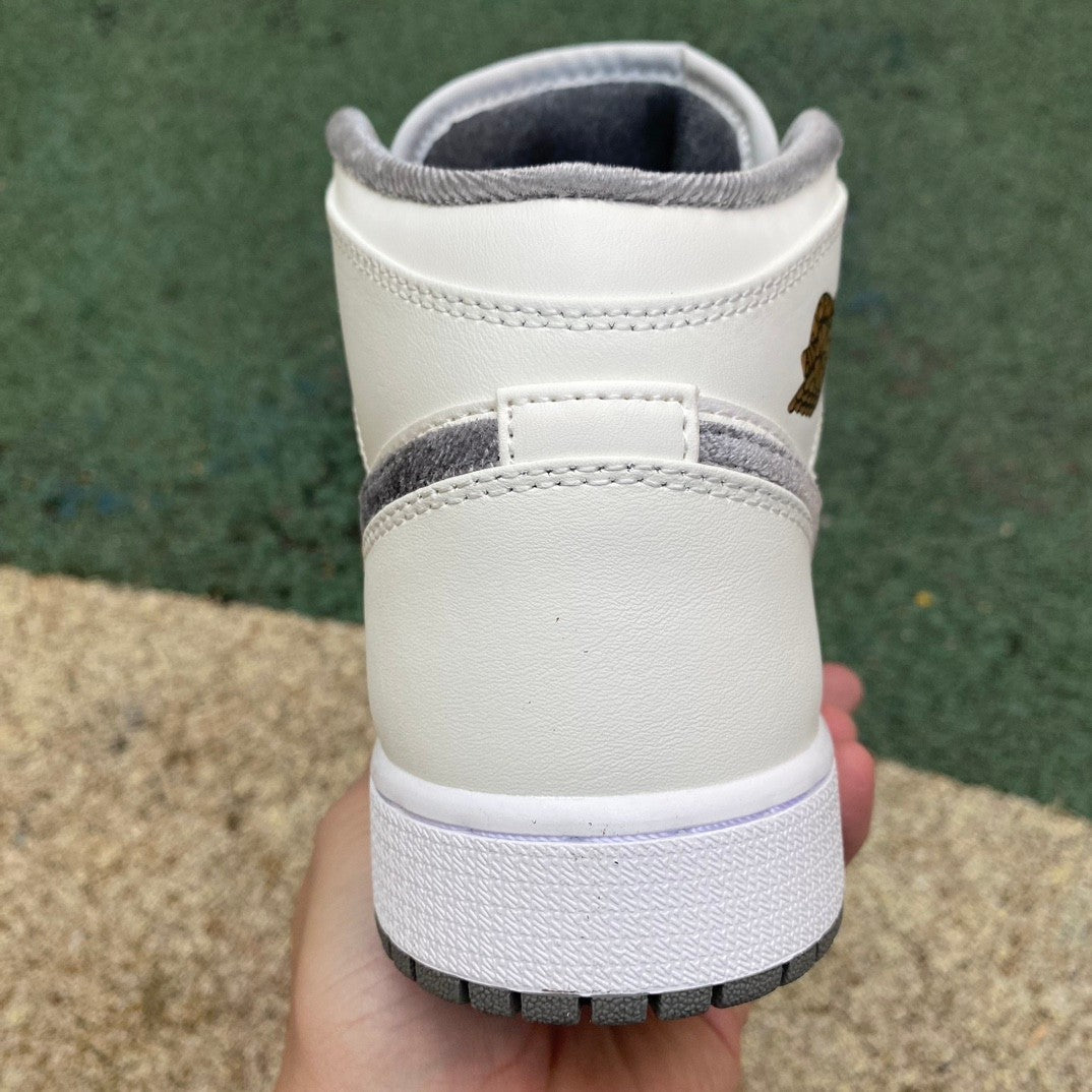 AJ1 MID Sail Metallic Gold Flat Pewter