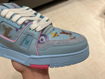Trainer Blue