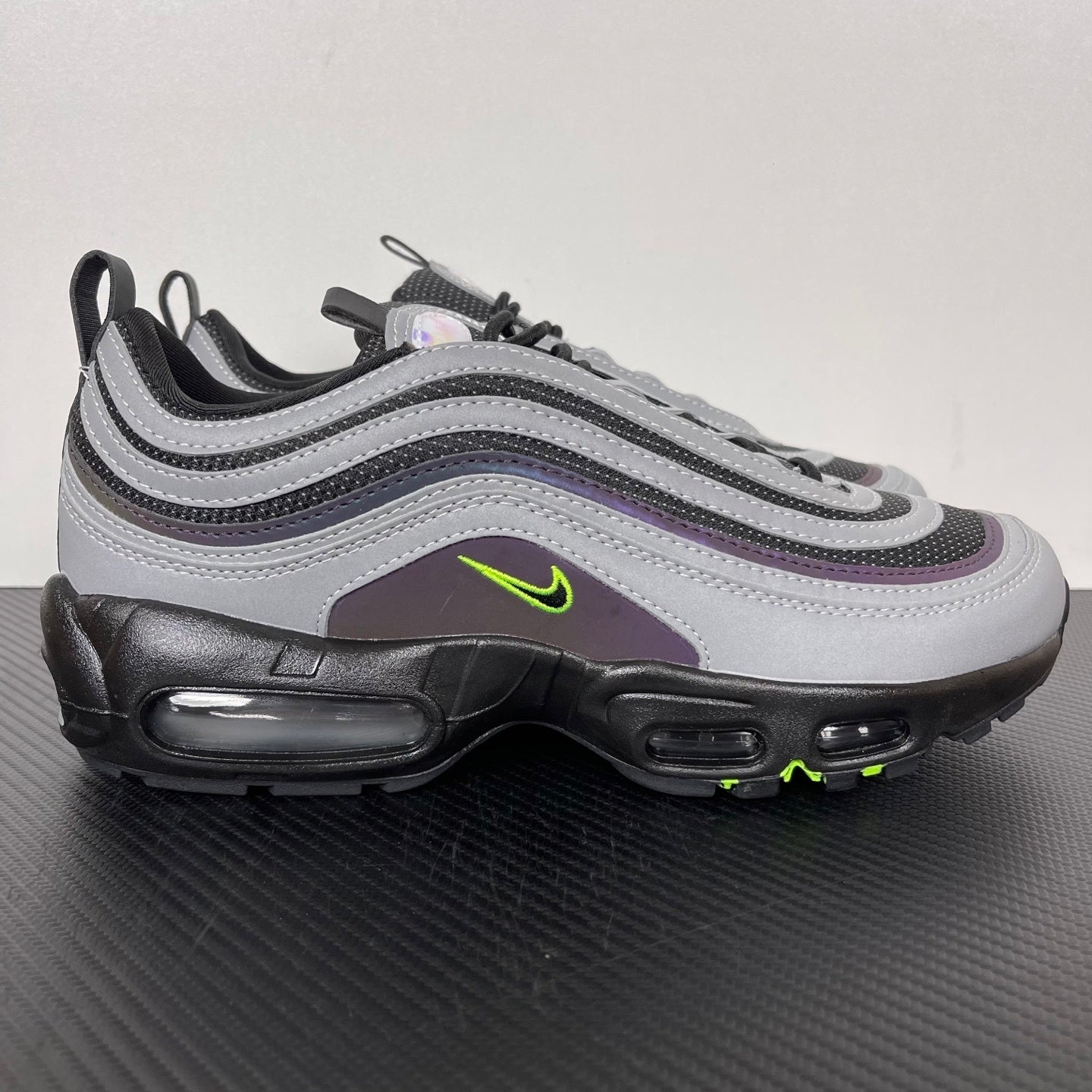 97 Witch Green