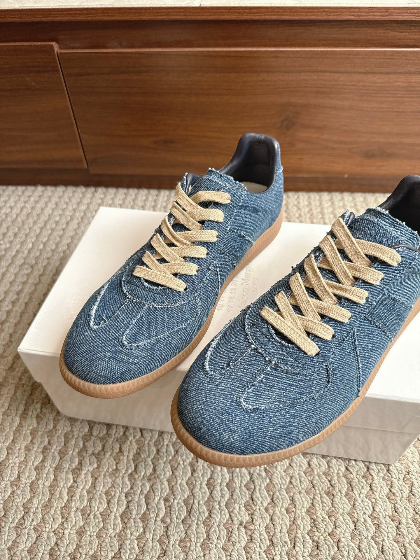 Maison Blue Jean