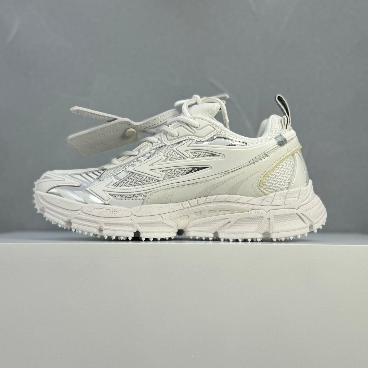 Be Right Back Full White