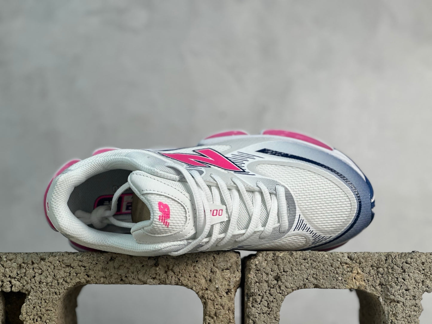 2000 Pink and White