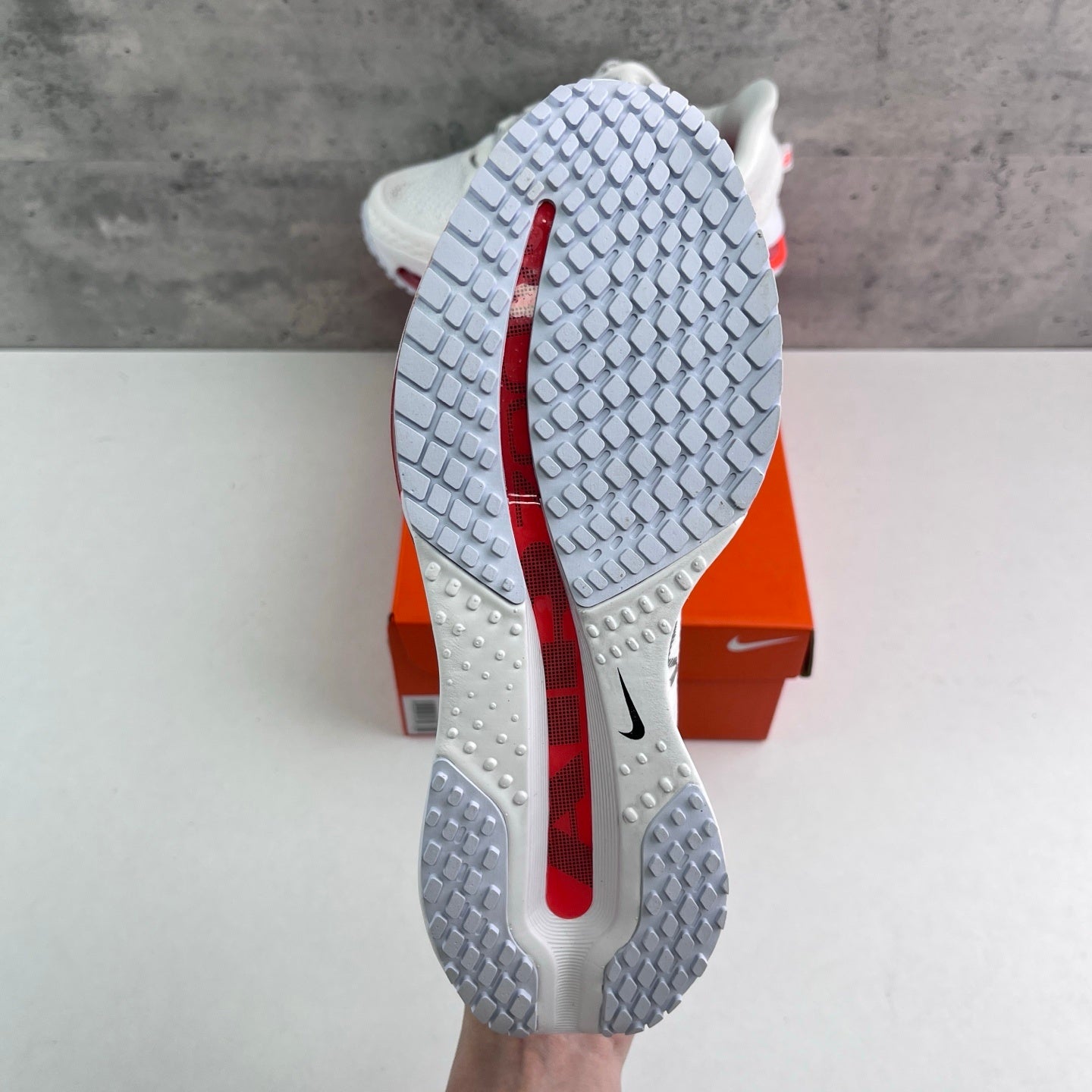 Pegasus Premium White/Red