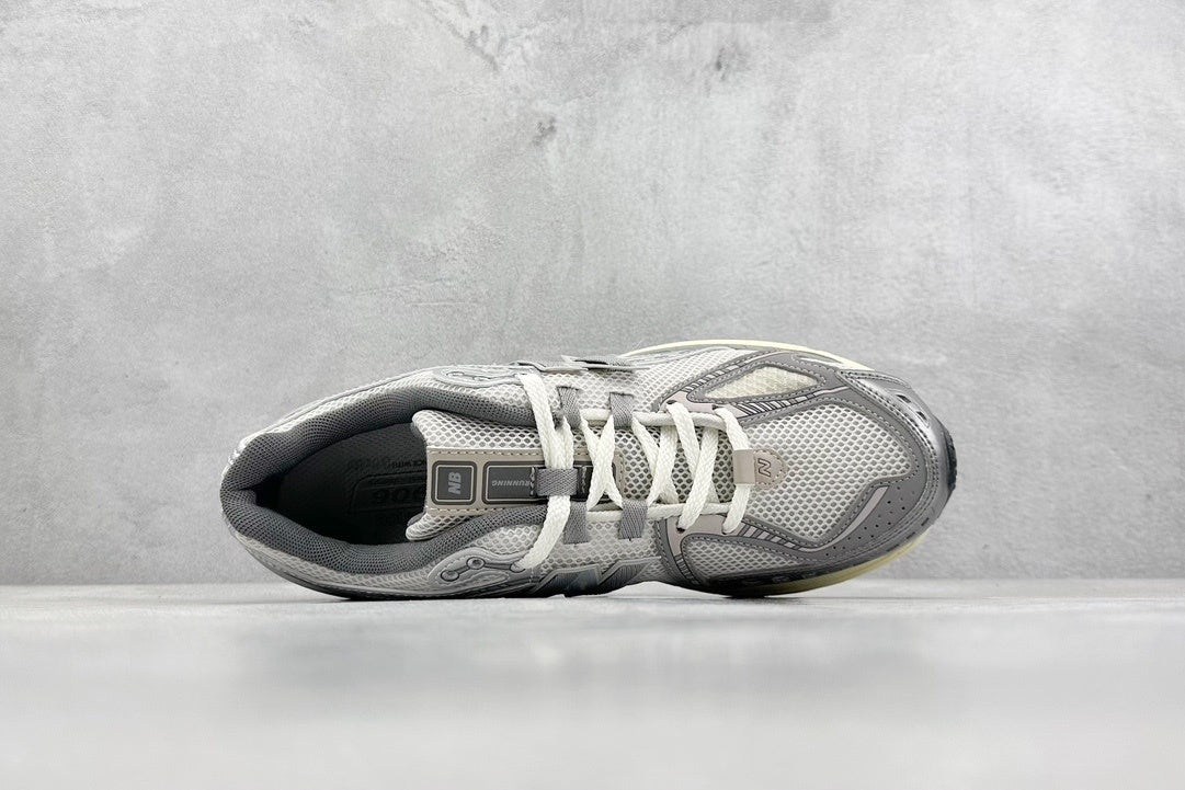 1906 Vintage Grey