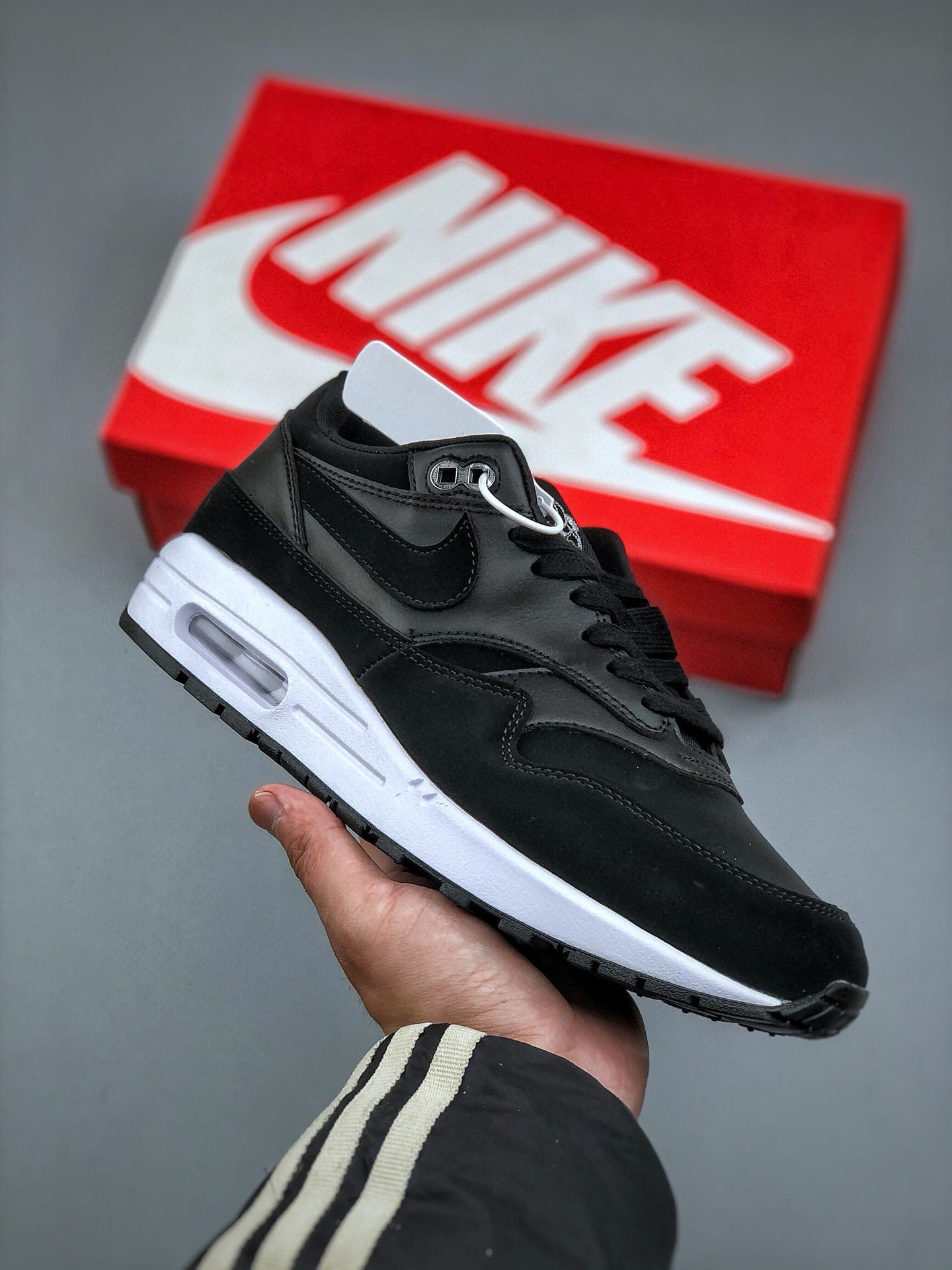 Air Max 1 Rebel Skulls