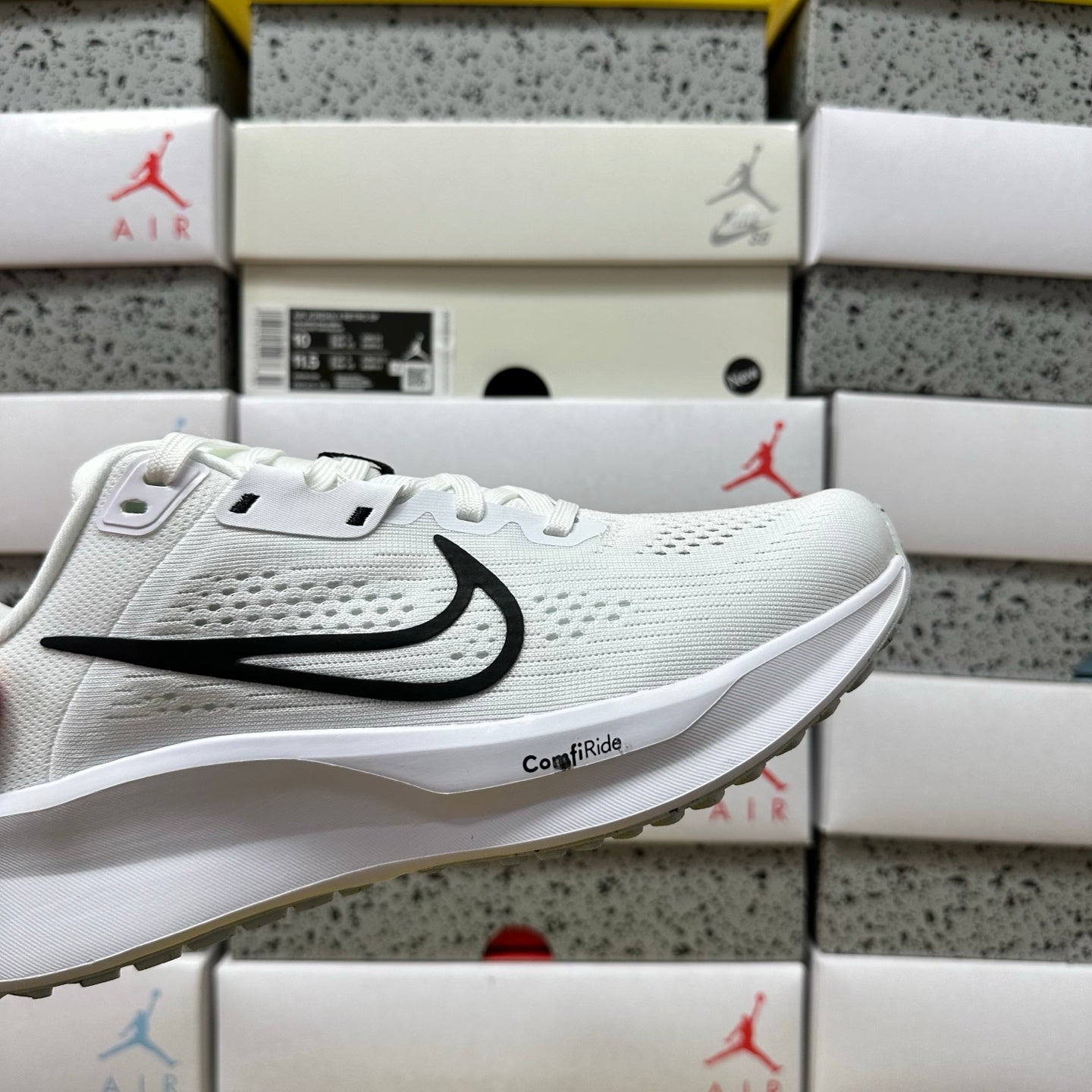 Quest 6 White