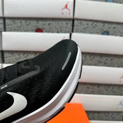 Air Zoom Structure 23 Black/White