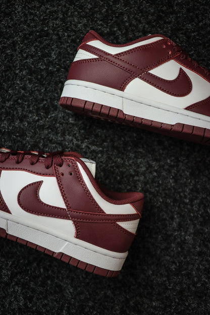 Dunk SP dark beetroot Sail