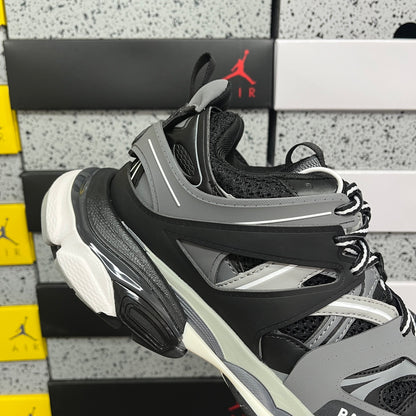 BLG Track White Black Grey