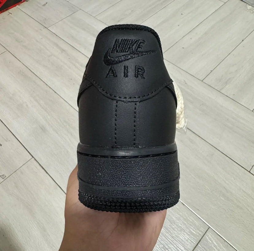 AF1 Black