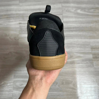 Curb Black