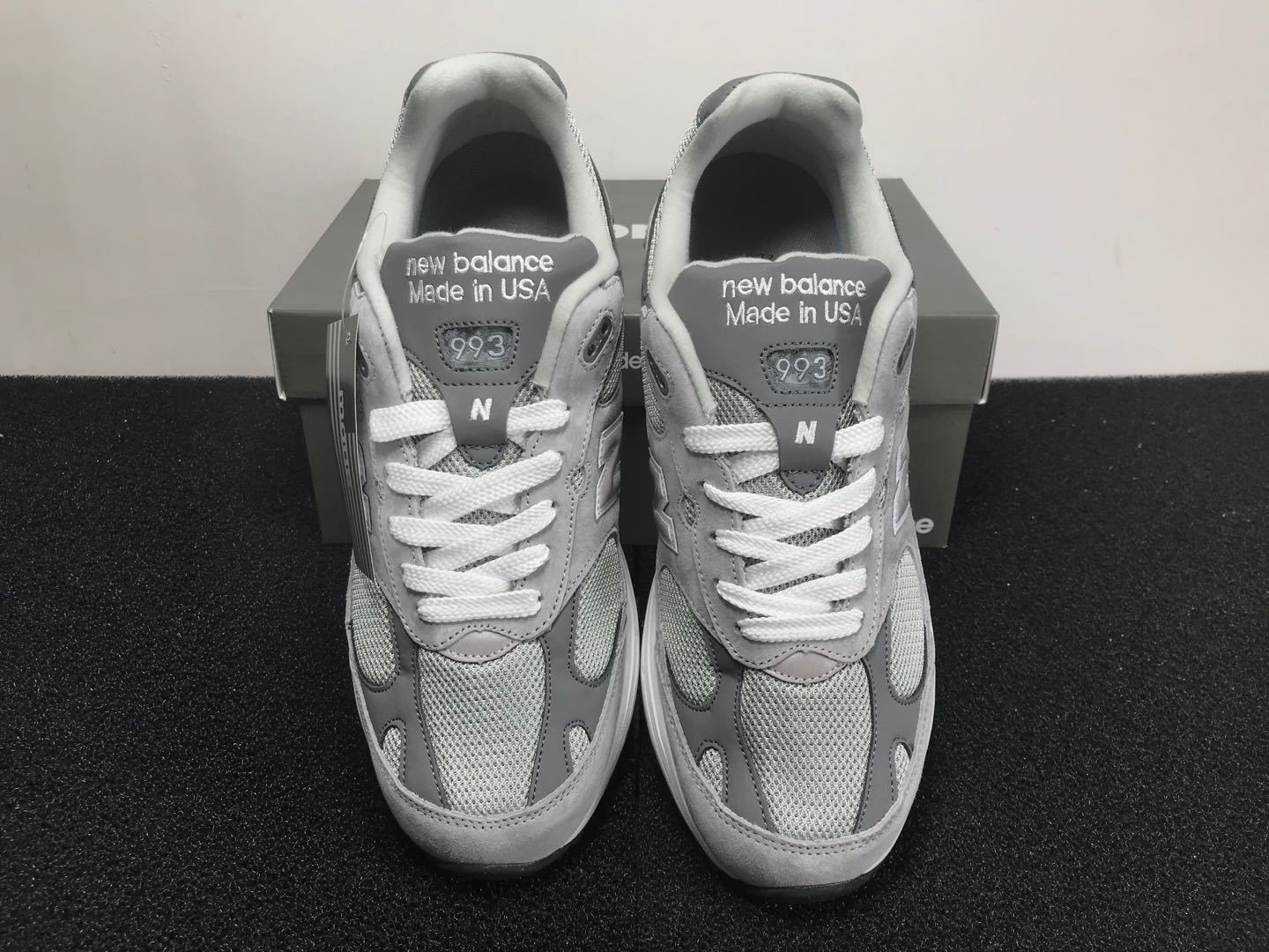 993 White Grey