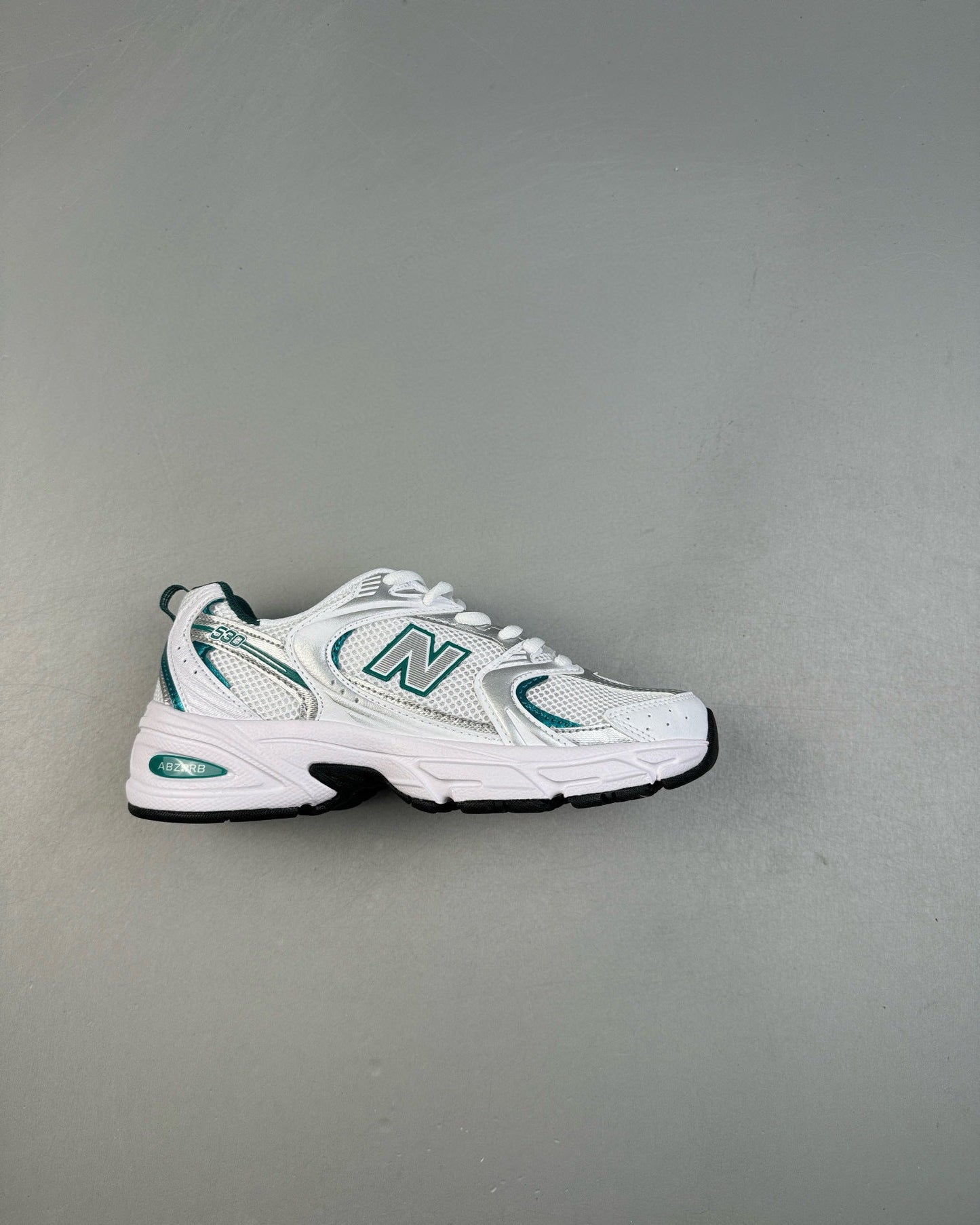 530 White and Green