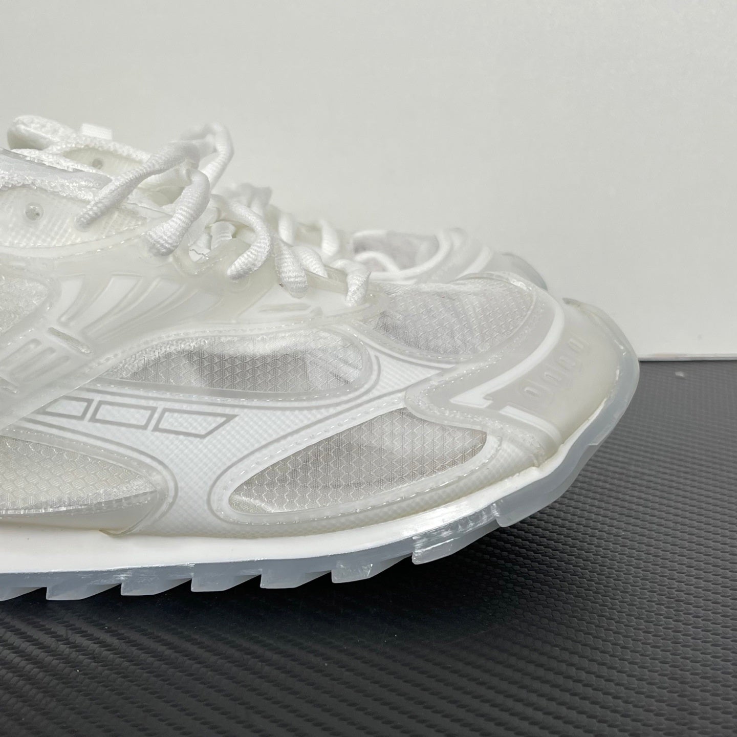 BV Orbit White