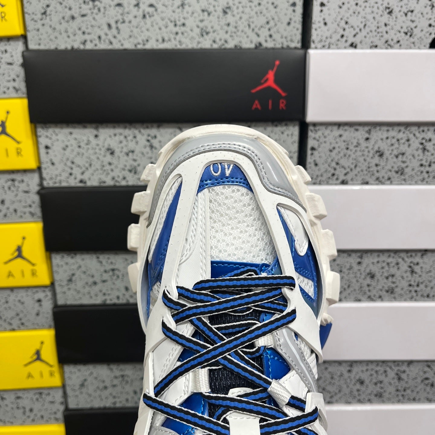 BLG Track White Blue