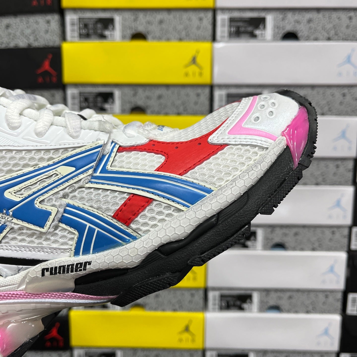 BLG Runner 7.0 White/Blue/Pink/Red