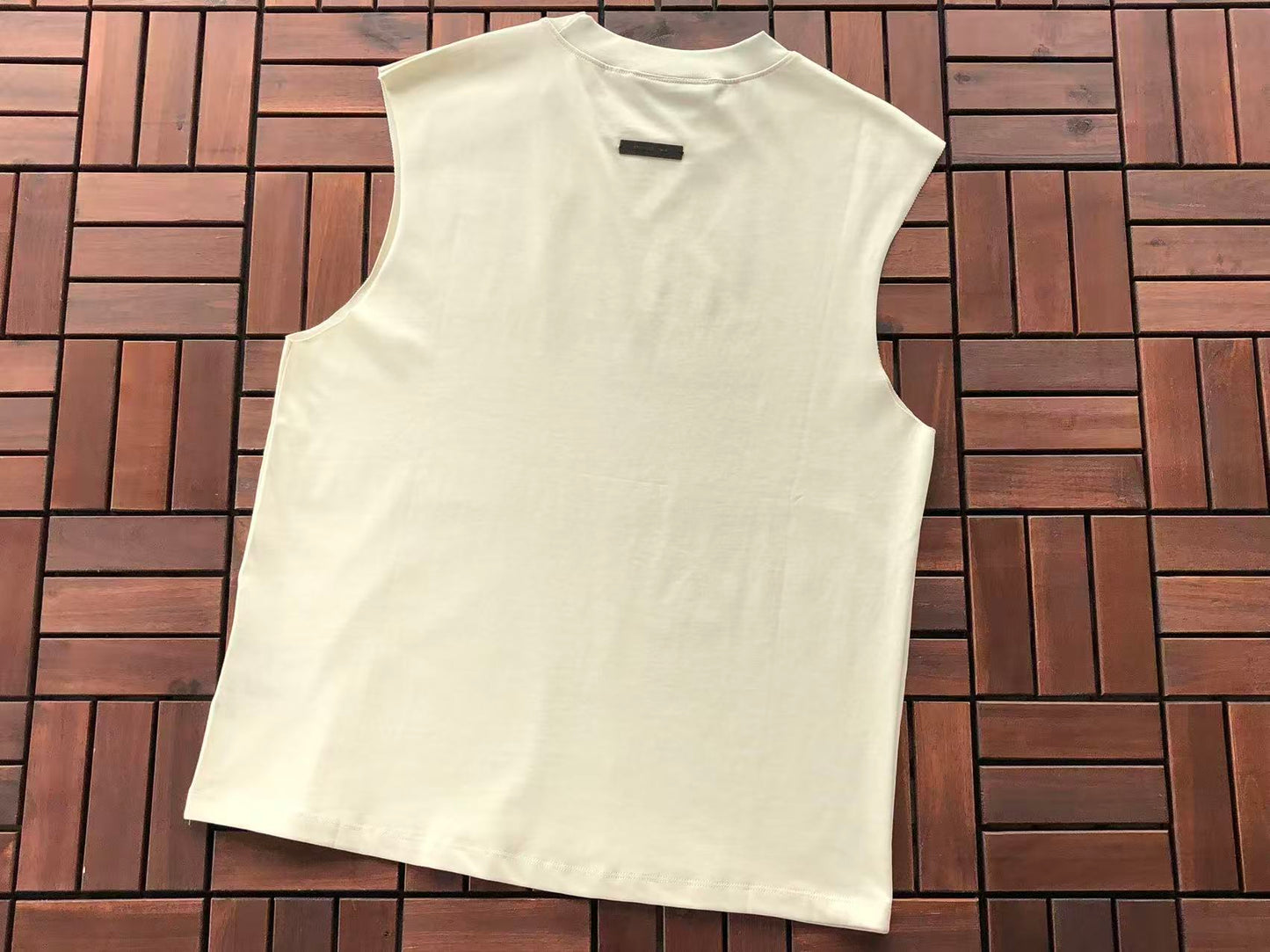 T-Shirts sem Mangas ESSENT