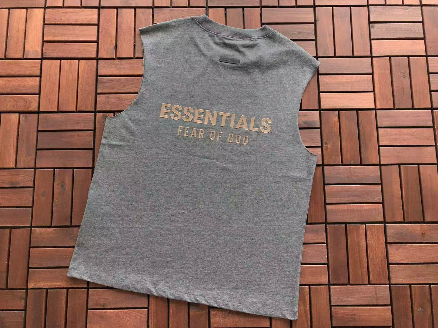 T-Shirts sem Mangas ESSENT