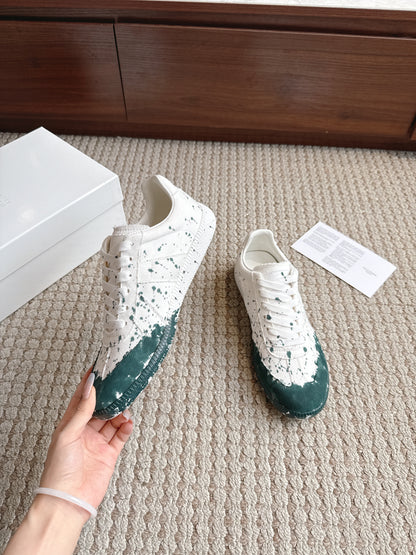 Maison White Green Nose