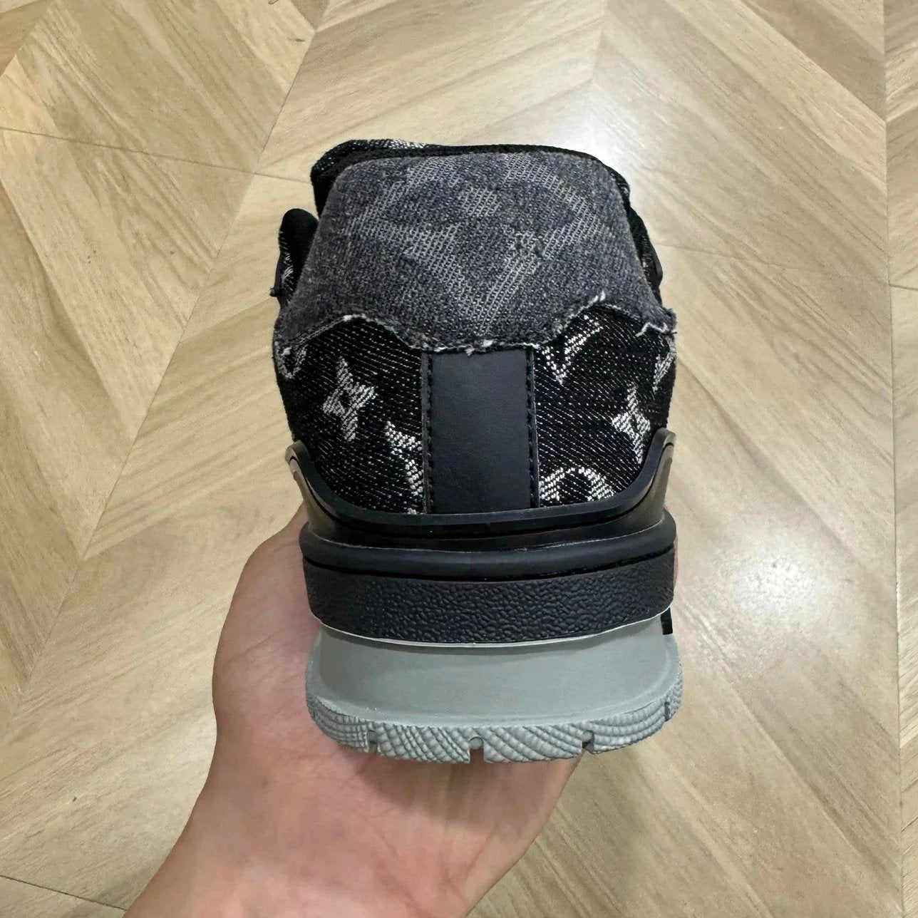 Aware Trainer Jeans Black
