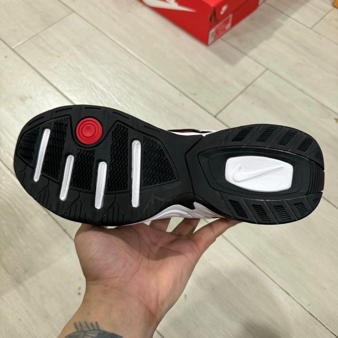 M2K Tekno Black and White