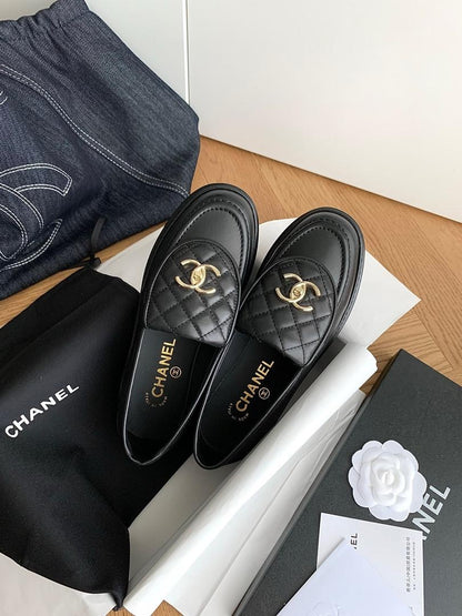 Chanel Black Quilted Flap Turnlock CC