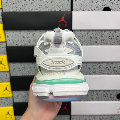 BLG Track Pastel