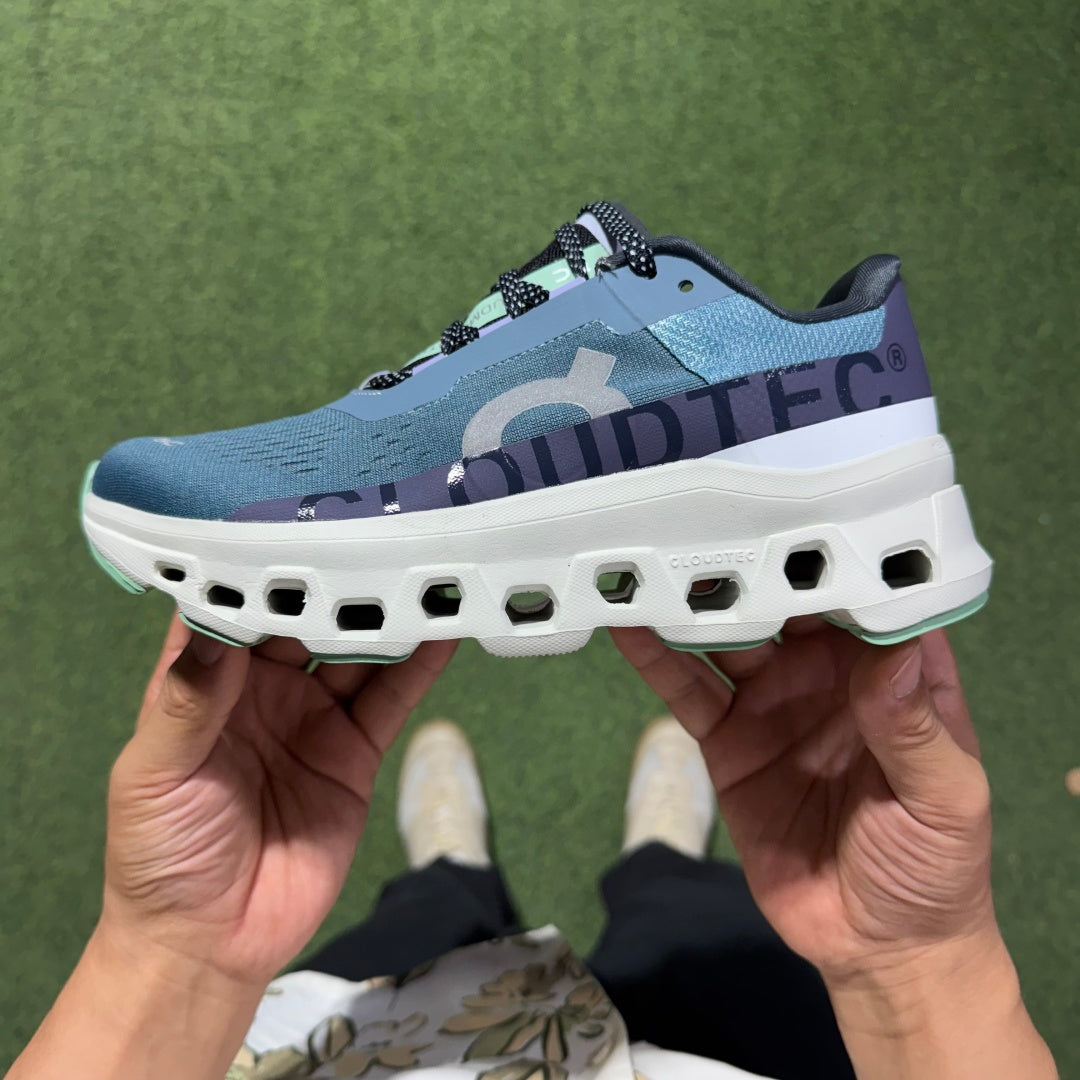 Cloudmonster Dust/Vapor