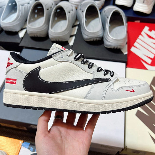 AJ 1 Travis Scott x Supreme