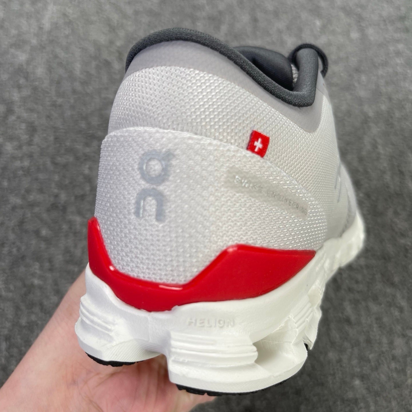 Cloud X 4 Grey Red