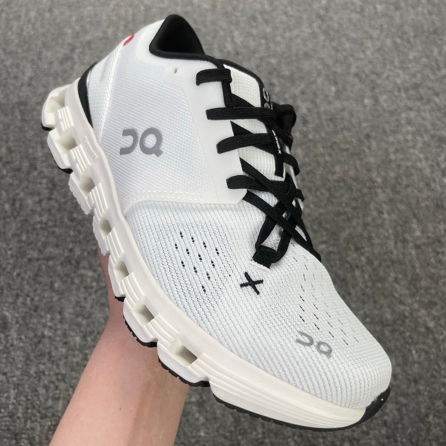 Cloud X 4 White Black