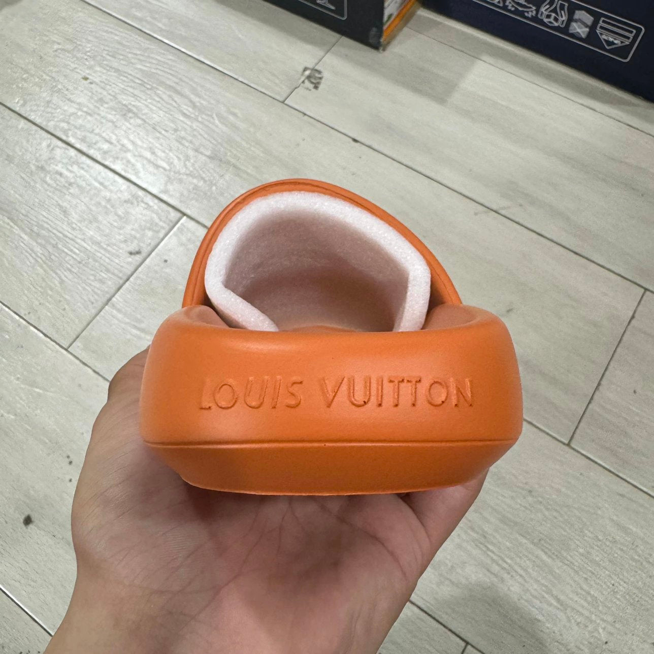 Chinelo Lv Orange