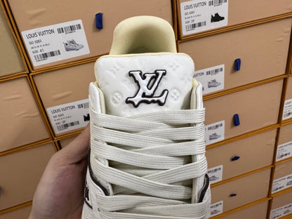 Trainer White and Black