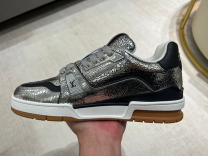 Trainer Dark Silver
