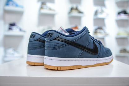 Dunk SB Midnight Navy Gum