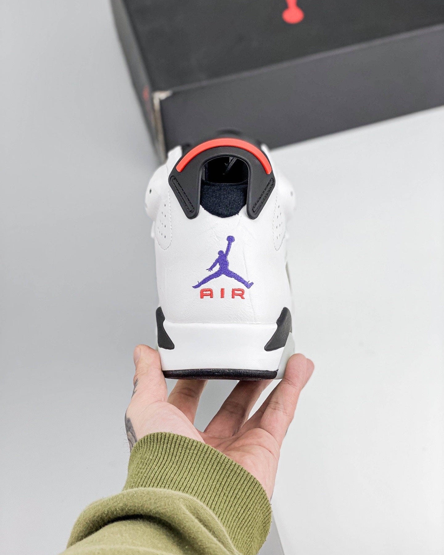 AJ6 Retro Flint Grey