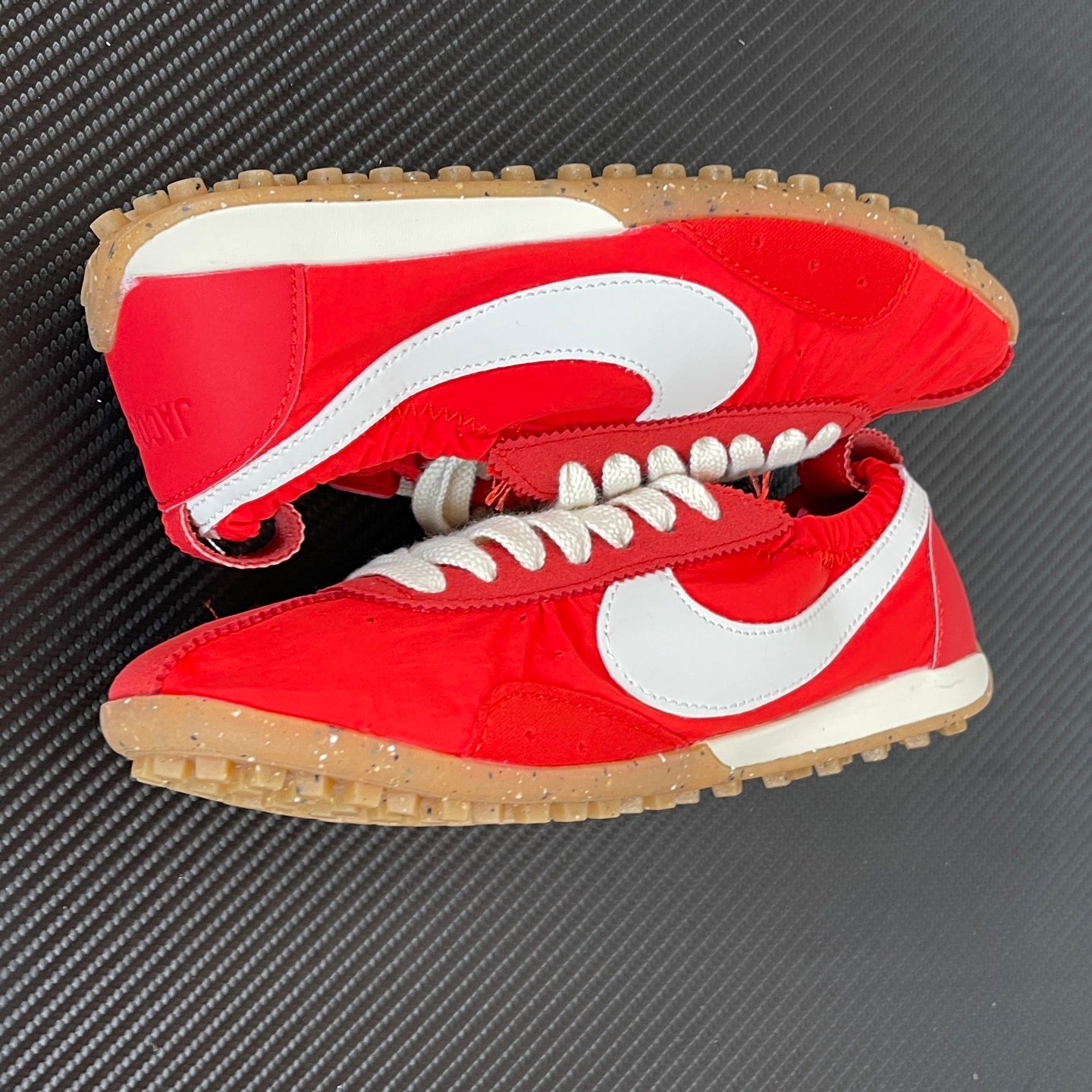 Jacquemus x Wmns Moon Red