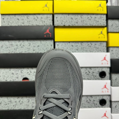 GEL-NIMBUS 28 Dark Grey