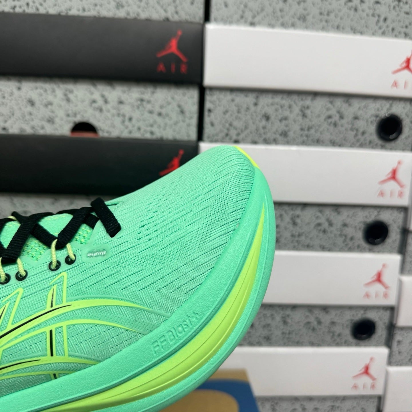 GEL-NIMBUS 28 Green