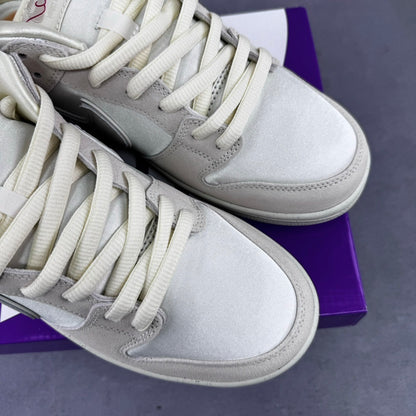 Dunk SB City of Love Light Bone